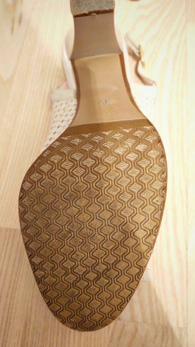 Продам женские босоножки (лето)