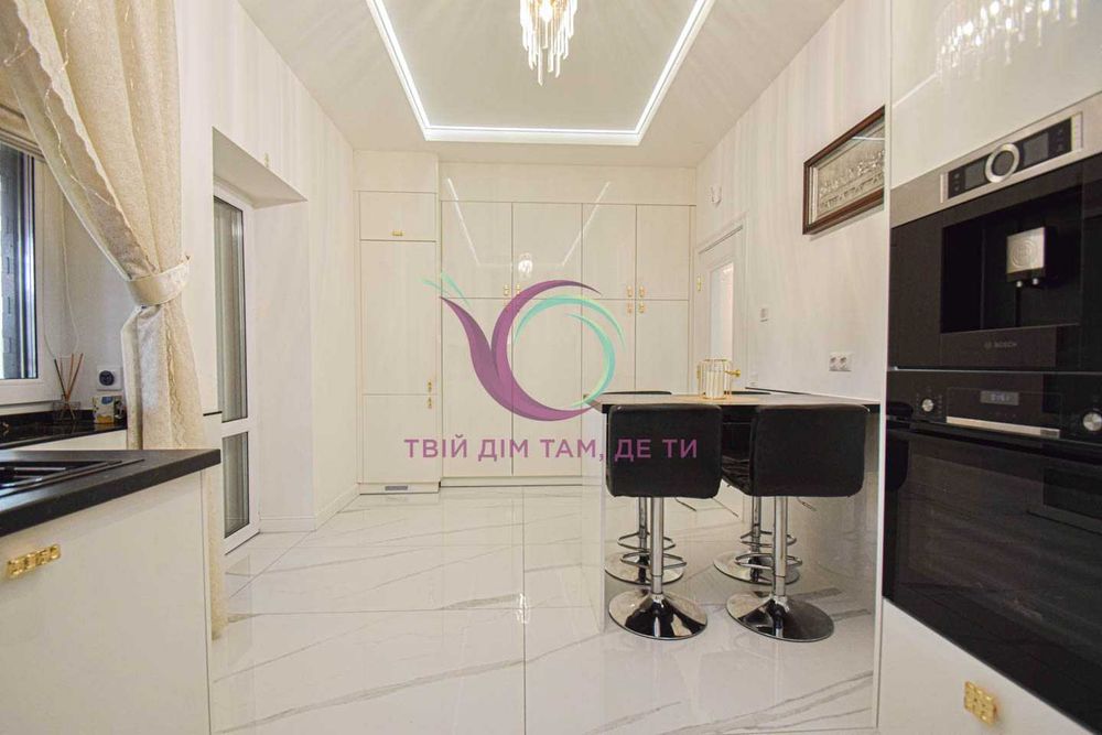 5-к. будинок 176 м2 з власним подвір’ям за вул. Гузара