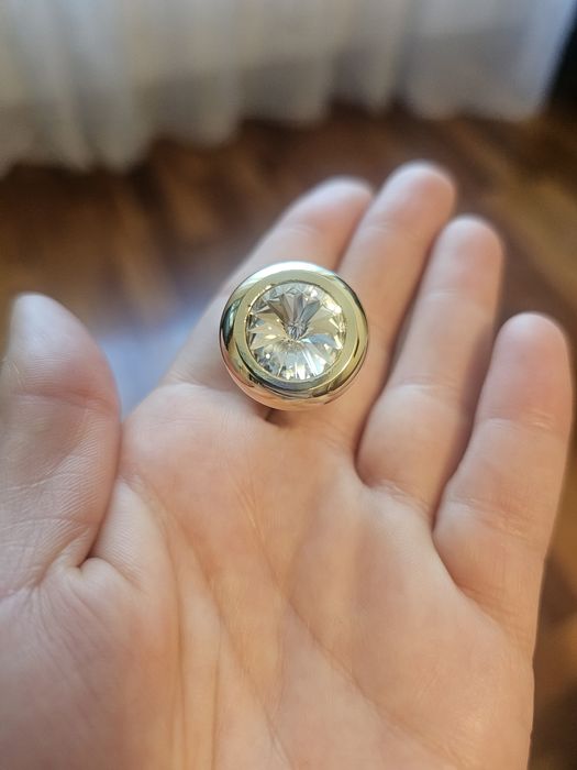 10 puxadores de móveis. Novos. Nunca foi usados. Cada um 3 euros.