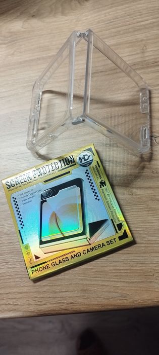 Etui na składanego smartfona