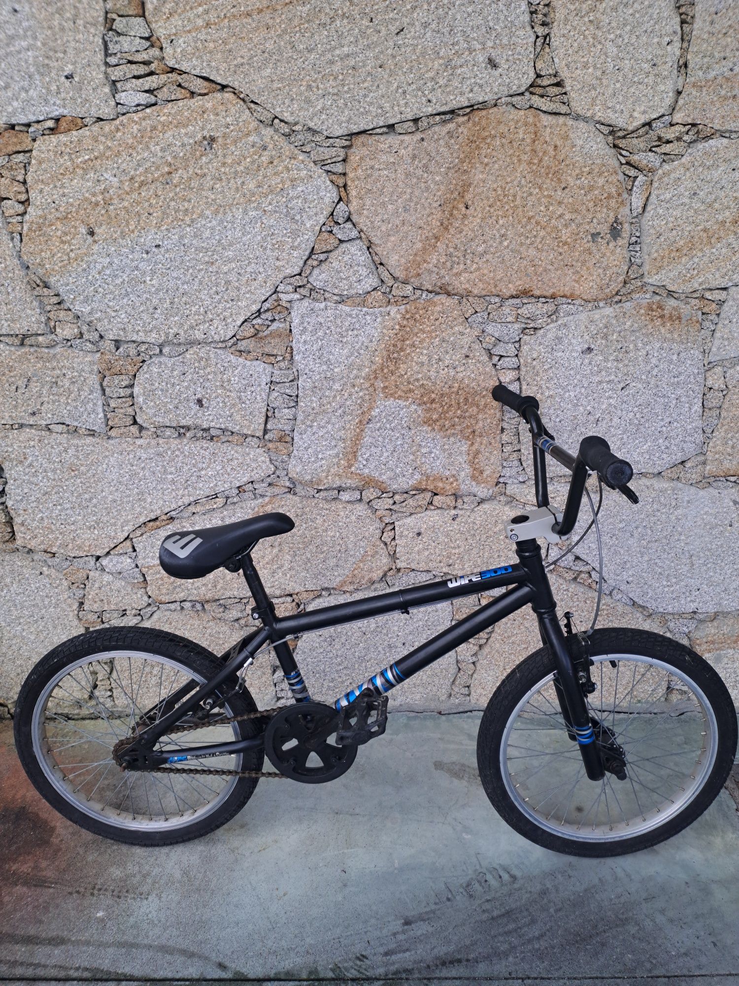 Bicicleta BMX Wipe 300