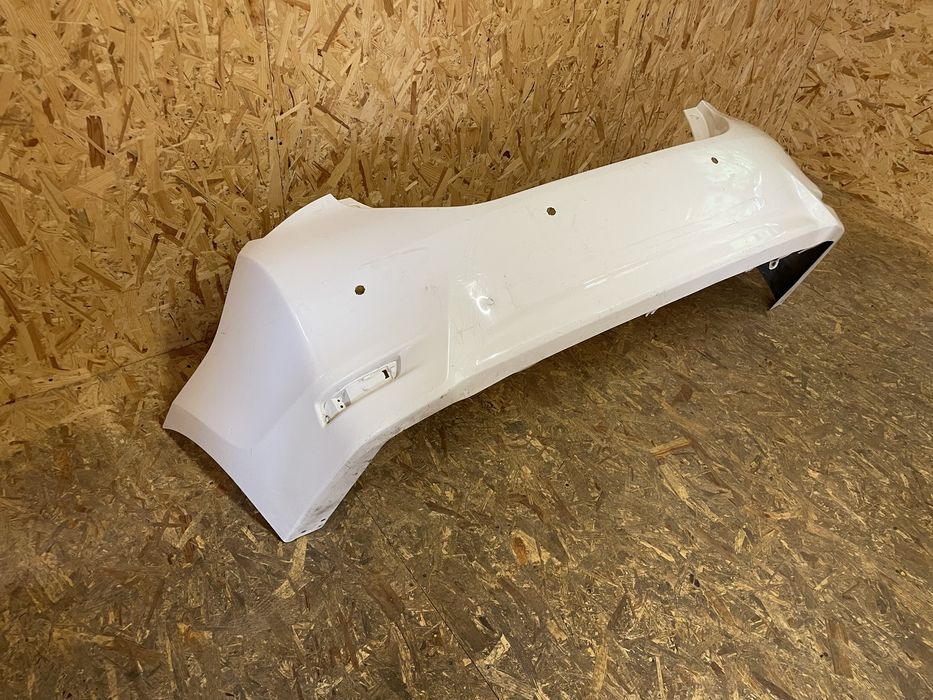 Toyota Corolla  Задній бампер  2013-2014-2015-2016-2017-2018