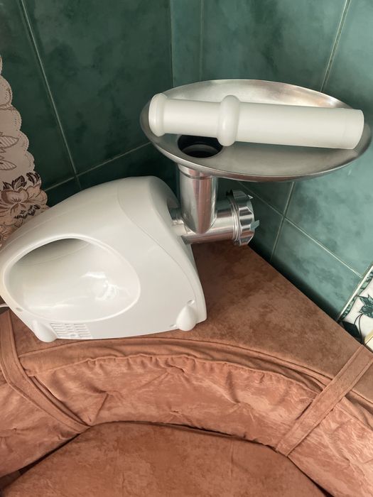 Мясорубка электрическая