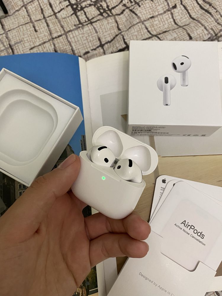 Навушники Airpods 4