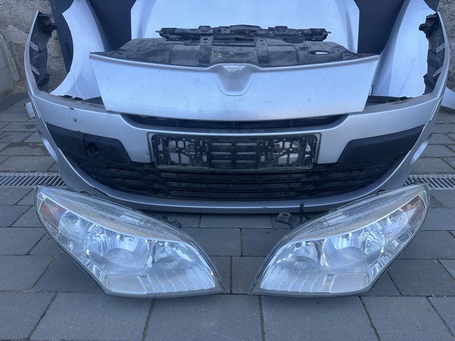 Бампер передний Renault Megan 3