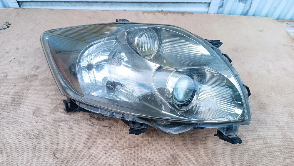 Vendo farol esquerdo de Toyota Auris xenon ano 2010