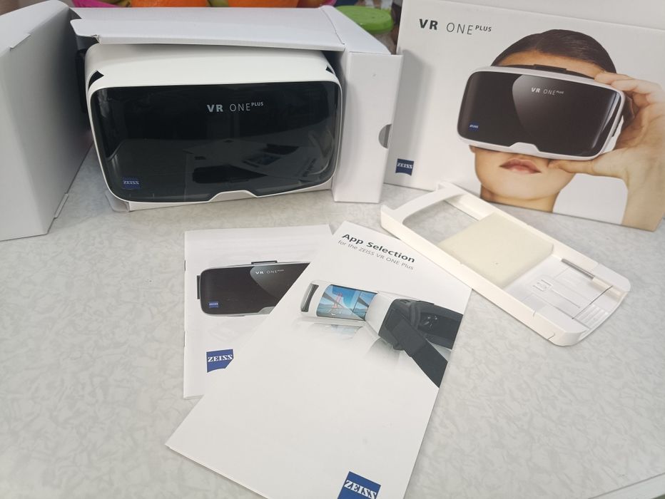 Окуляри VR One Plus by Zeiss
