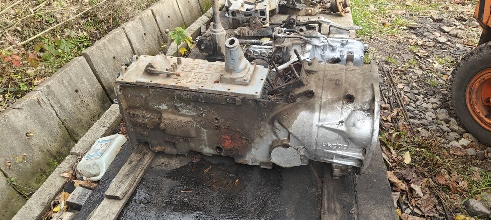 Skrzynia biegów kompletna nowy typ bardzo dobry stan URSUS C360 C355