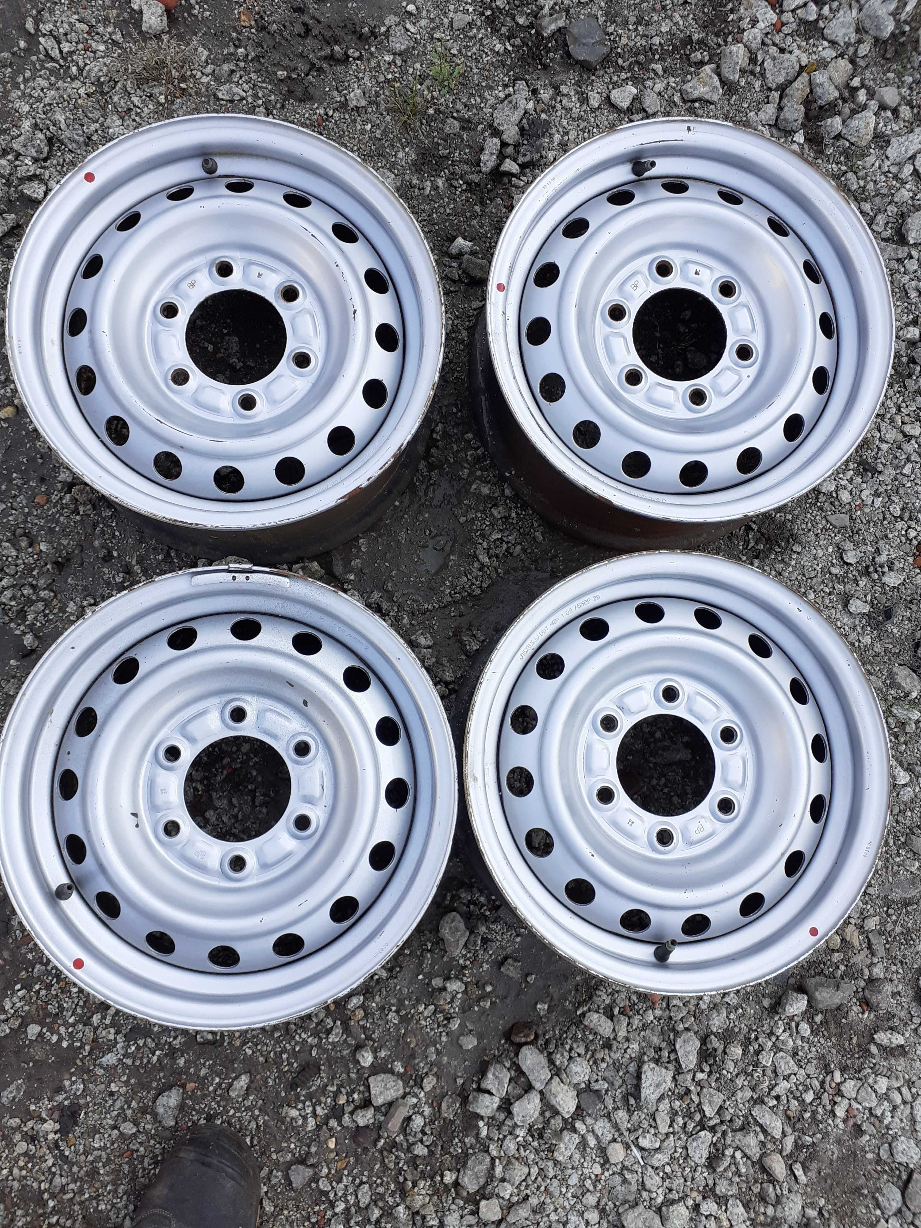 Felgi stalowe ISUZU D-MAX 6x139,7 6,5Jx15 ET41 Nr.34