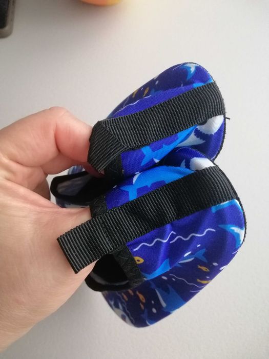 Нові аквашузи, коралки, р.31, 19 см.