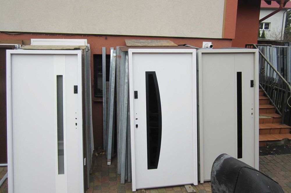 Nowe Drzwi zewnętrzne ocieplane z szybą 100x210 Lewe Prawe 70mm białe