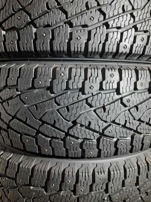 Шини 9мм 205/65 R16C NOKIAN Hakkapeliitta C3 б/у зима склад