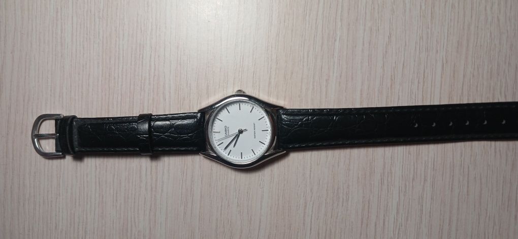 Чоловічий годинник Casio