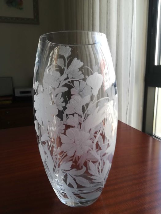 Jarra de vidro gravado