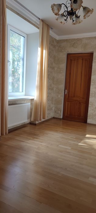 Здається 3-х. к.кв. з А/О. Центр!