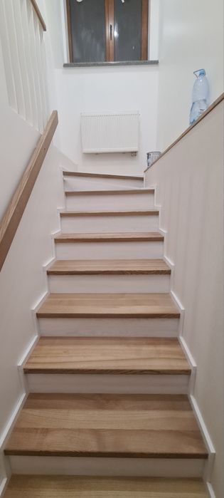 Лестницы на второй этаж. Лестничные марши. Сходи