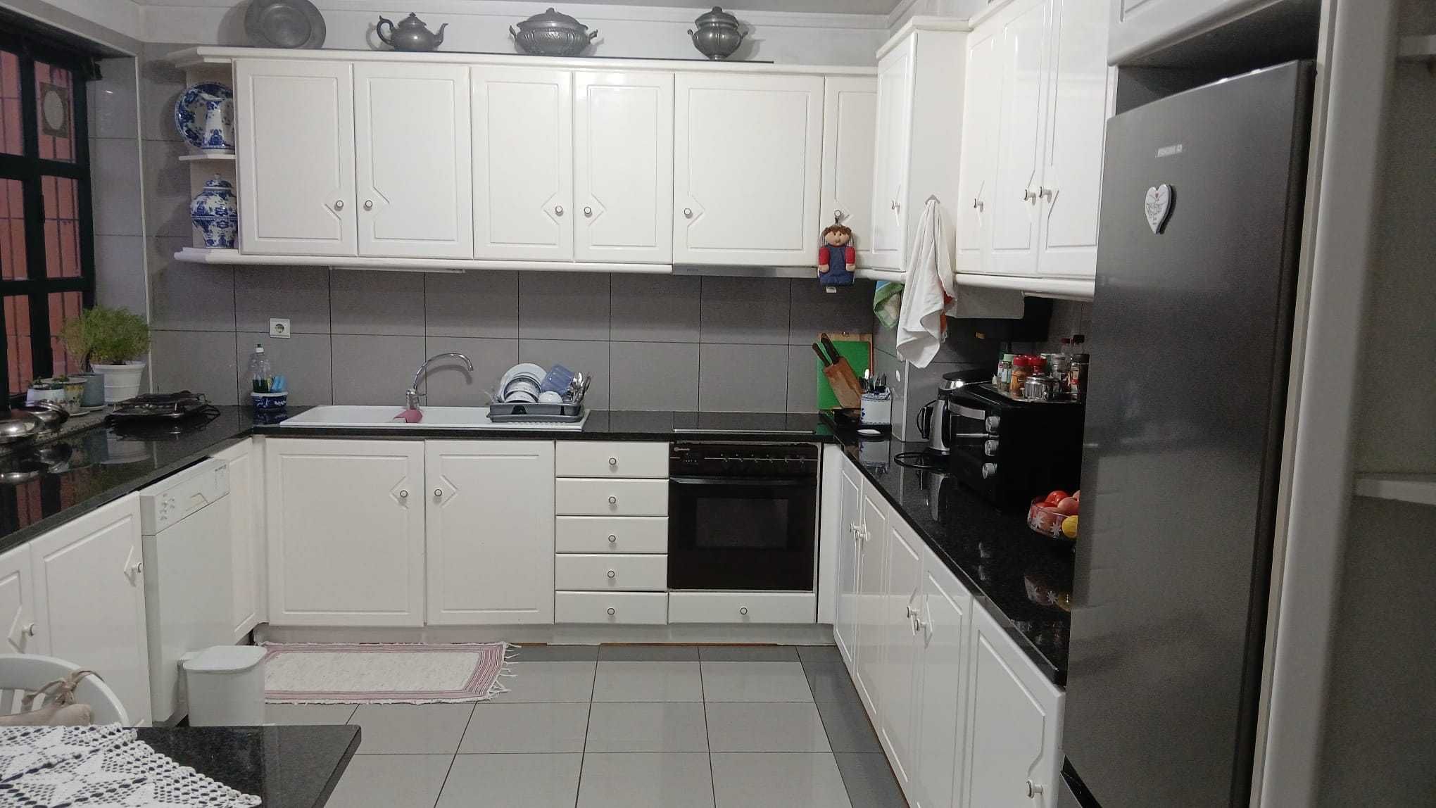 Suite 38m2 perto do Arrabida Shopping