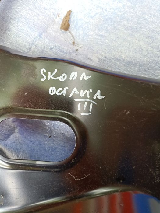 Skoda Rapid seat Toledo okular lampy tył lewej wspornik lampy lewy