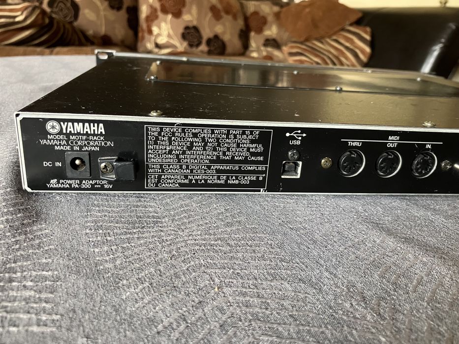 Yamaha MotiF Rack syntezator
