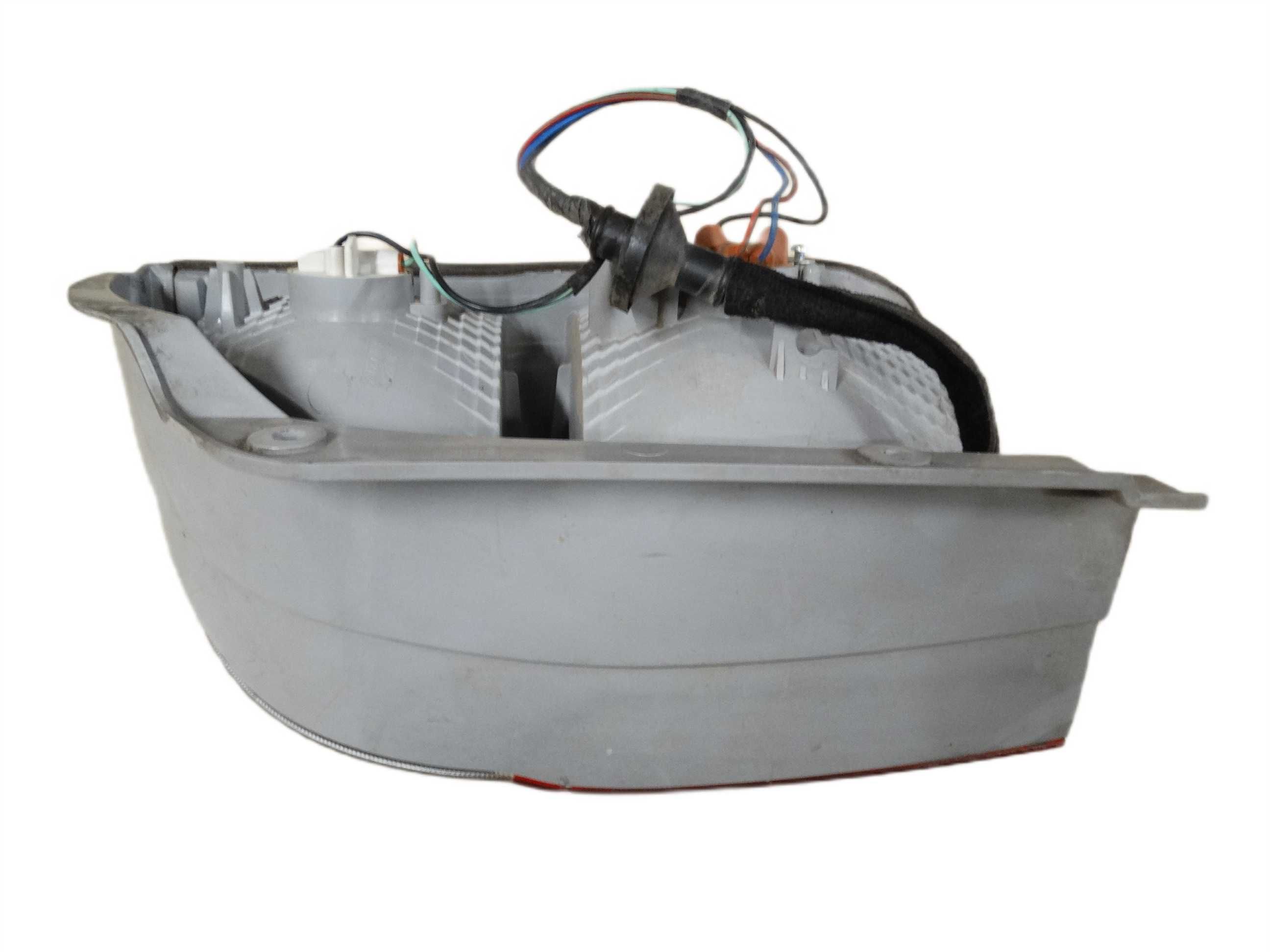 Lampa tył tylna prawa Kia Pregio 2 używana