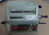 Maszyna licząca mechaniczna Mesko KR13