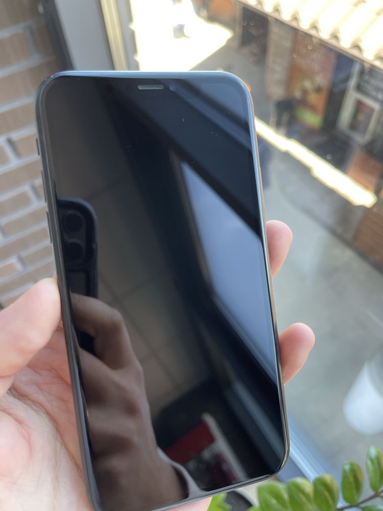 iPhone XR 128Gb Black/White АКБ 100% Neverlock