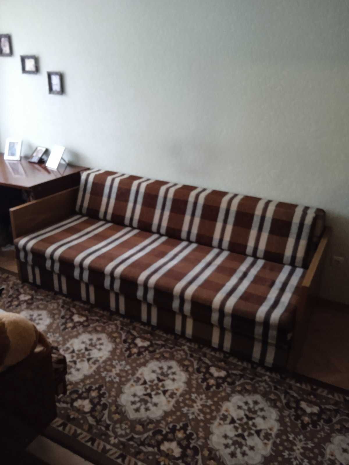 Продам двохспальний диван