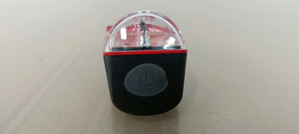 Nr1.Nowa. Tylna Lampka Rowerowa na baterie LED.