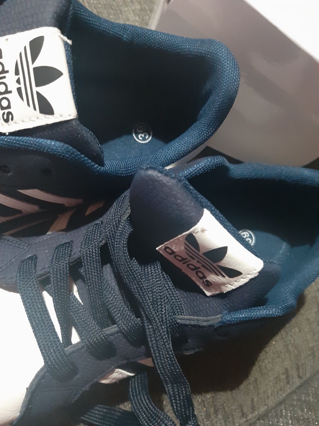 Sapatilhas adidas novas nunca usadas