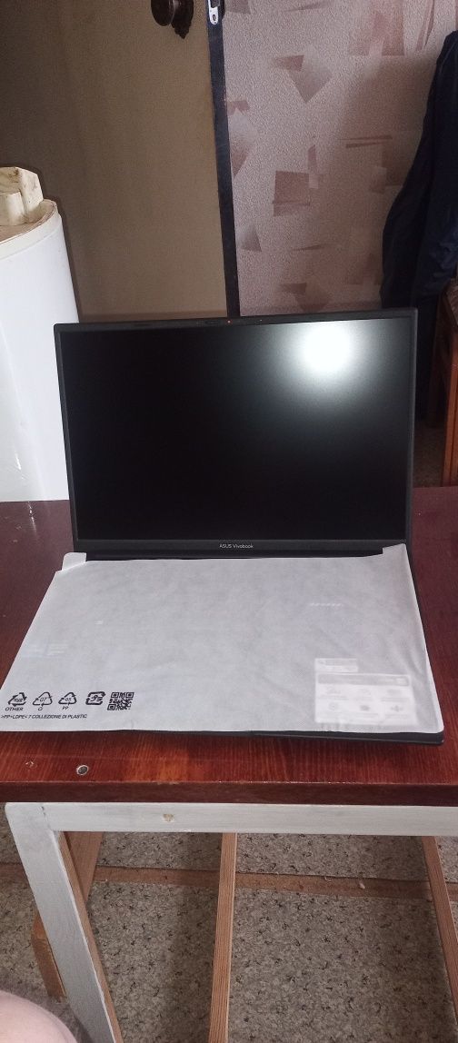Asus Vivobook 16 дюймов