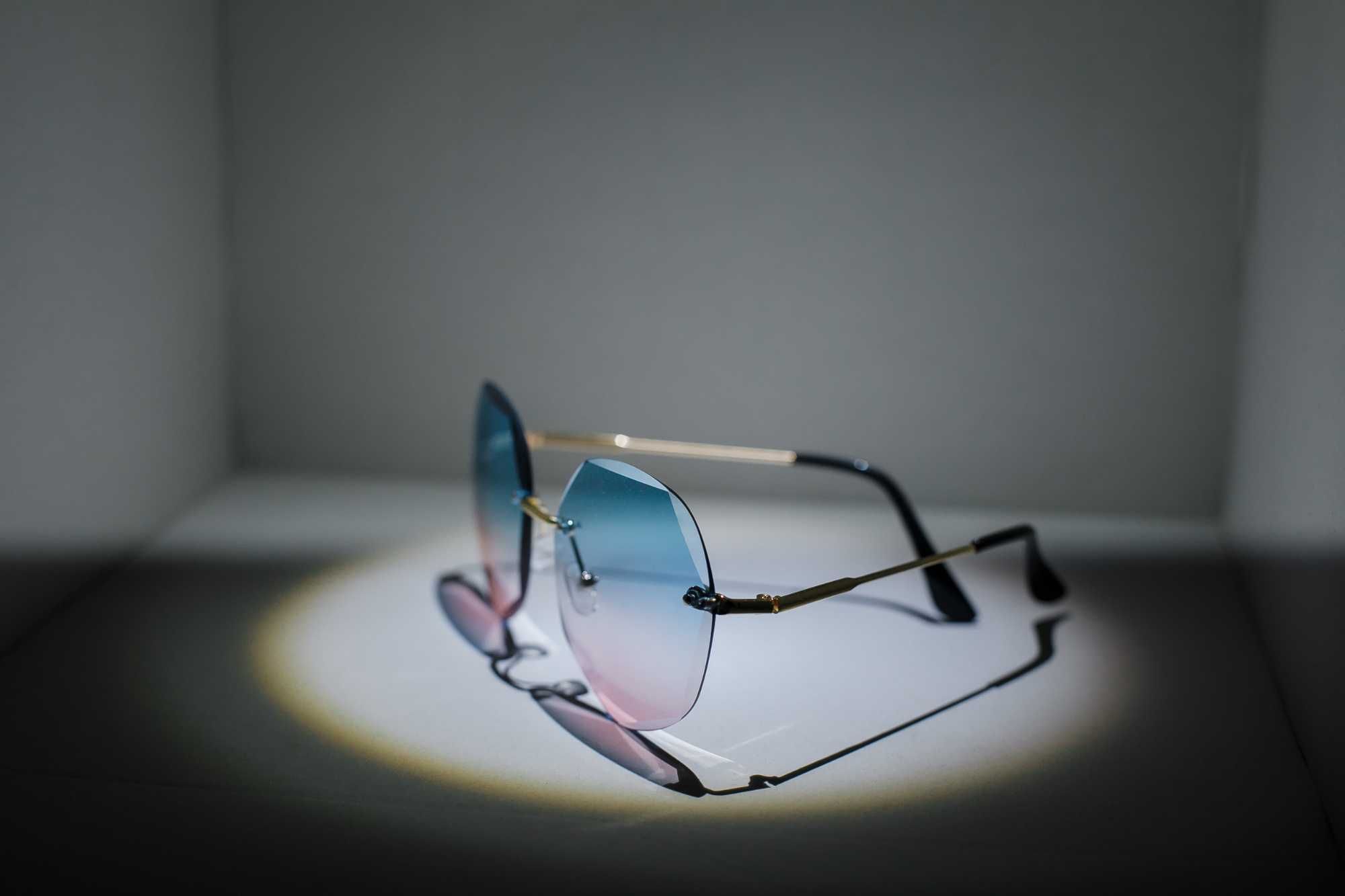 Солнцезащитные очки-авиаторы унисекс, без оправы