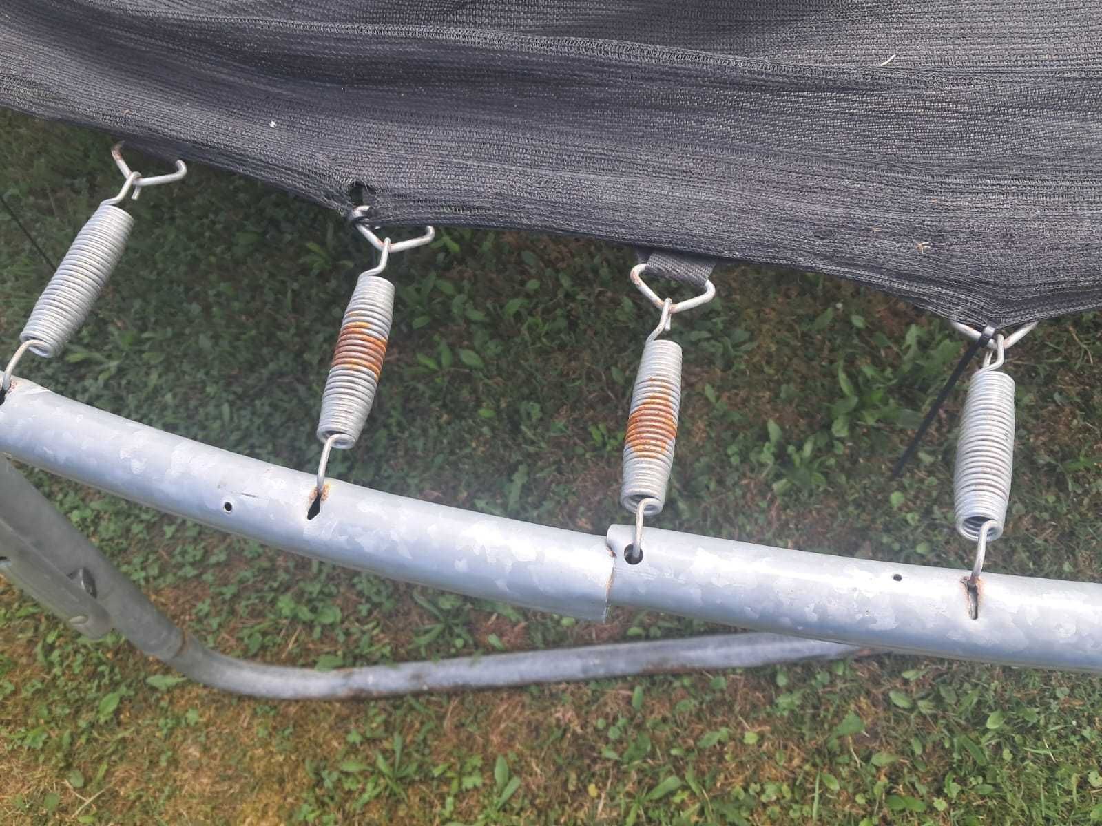 Trampolina uszkodzona