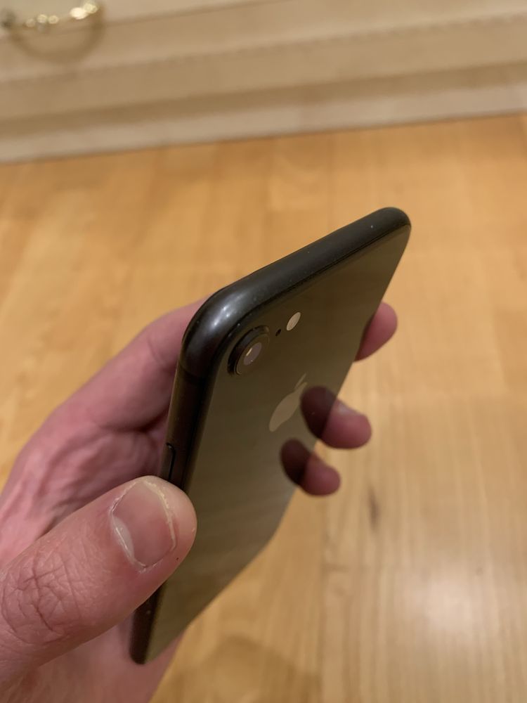 Iphone 8 чорний колір