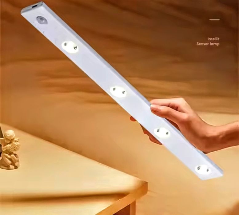 Лампа с датчиком движения Світильник з датчиком руху на 20 см