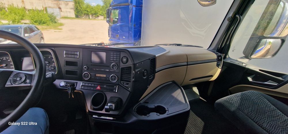 Тягач Mercedes Actros