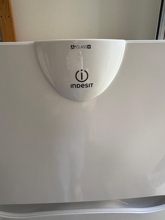 Frigorífico INDESIT  222 L - Branco