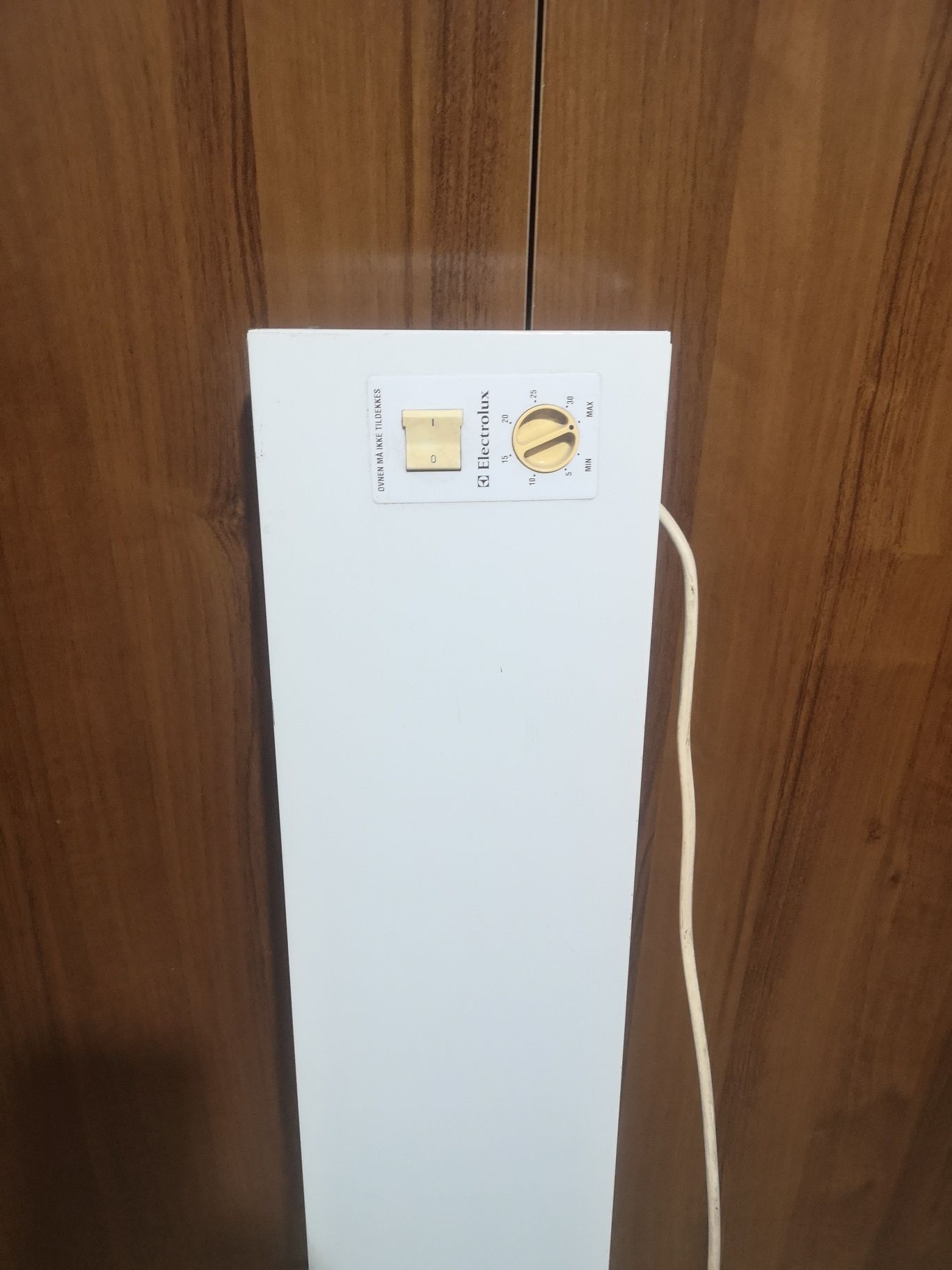 Grzejnik konwektorowy niski 800W