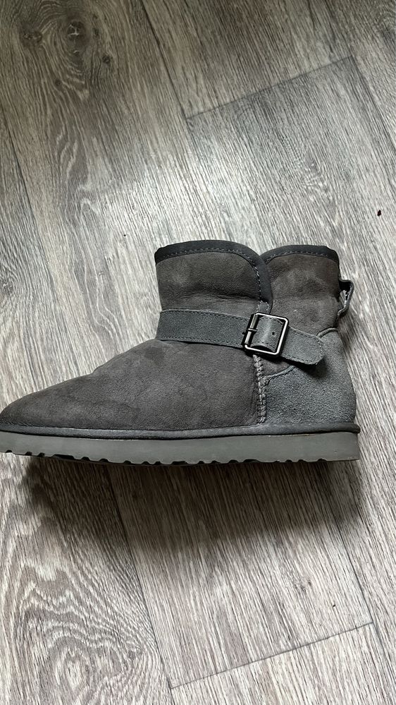 Жіночі уггі від Ugg Australia