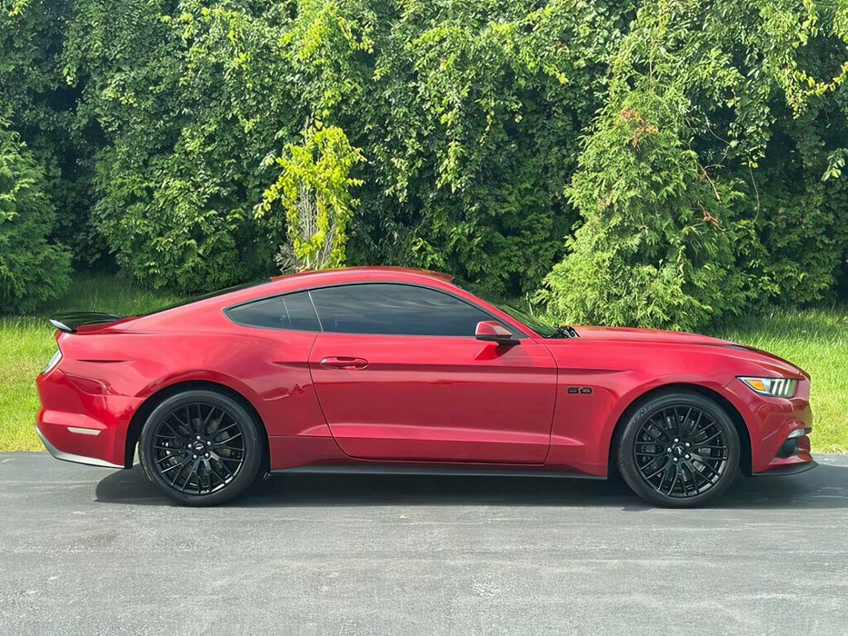Ford Mustang GT      2015