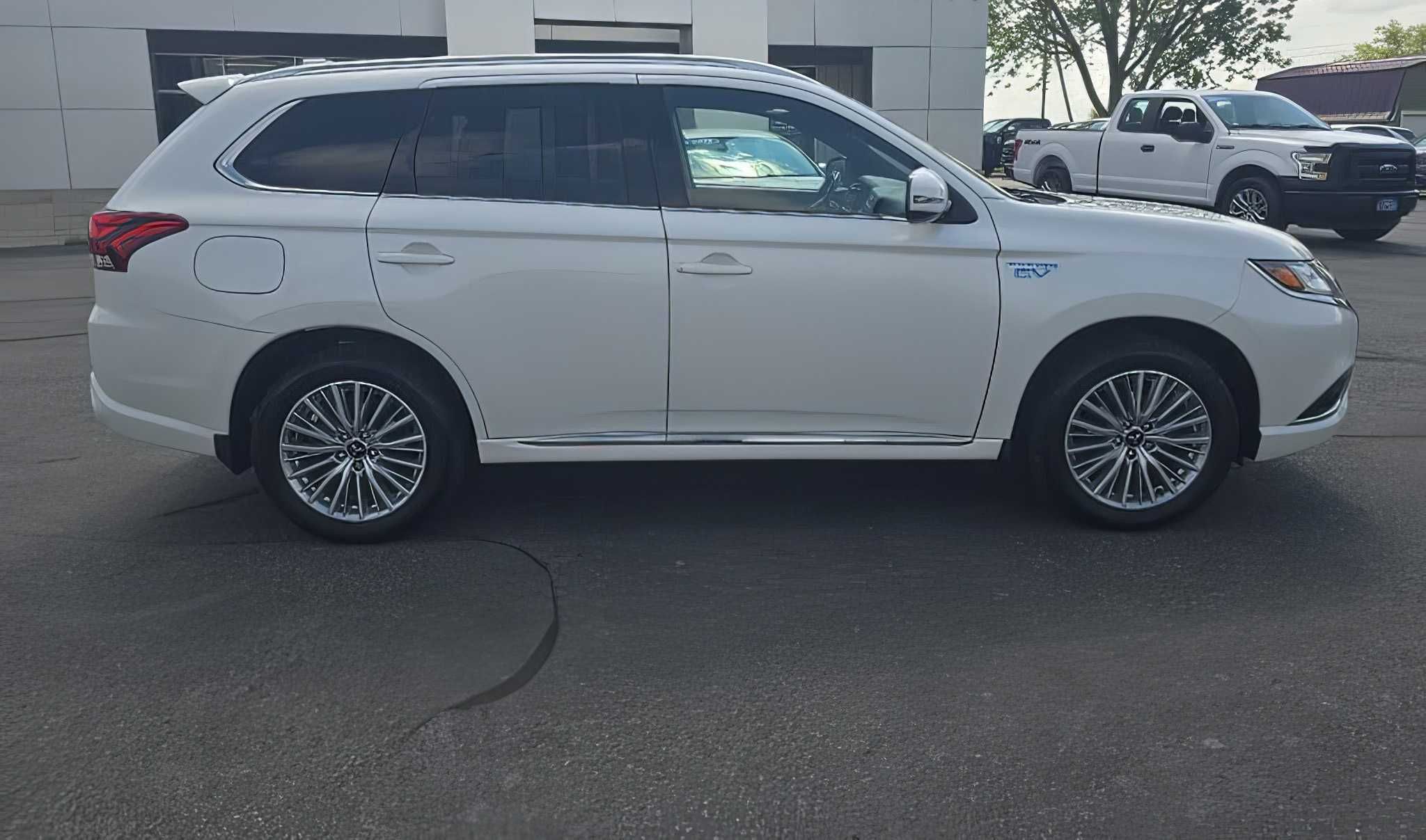 2019 Mitsubishi Outlander Hybrid