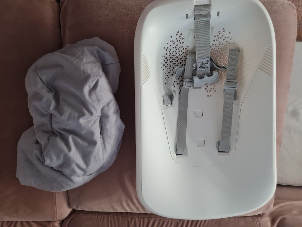 Stokke newborn set z pałąkiem na zabawki
