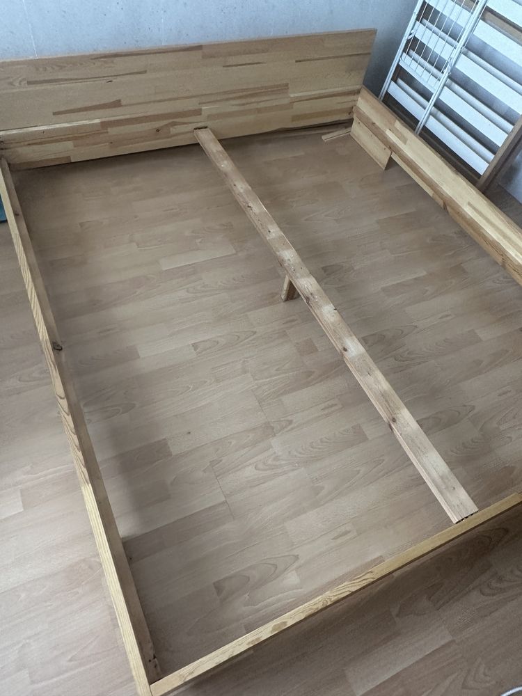 Łóżko drewniane do sypialni 180 x 200