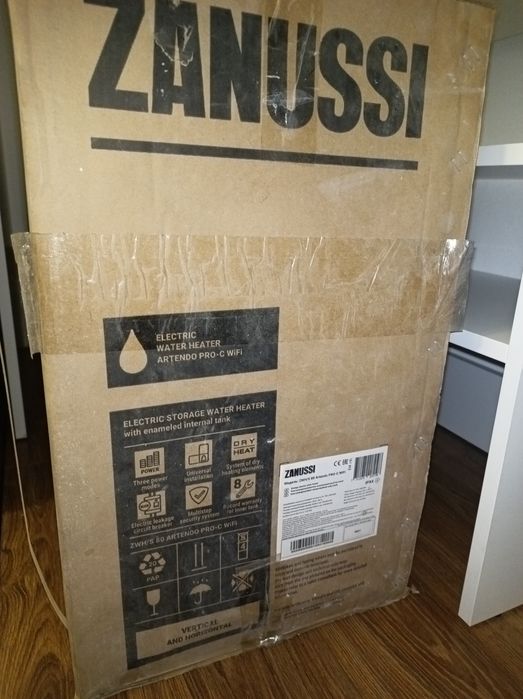 Бойлер 80л. в коробці.