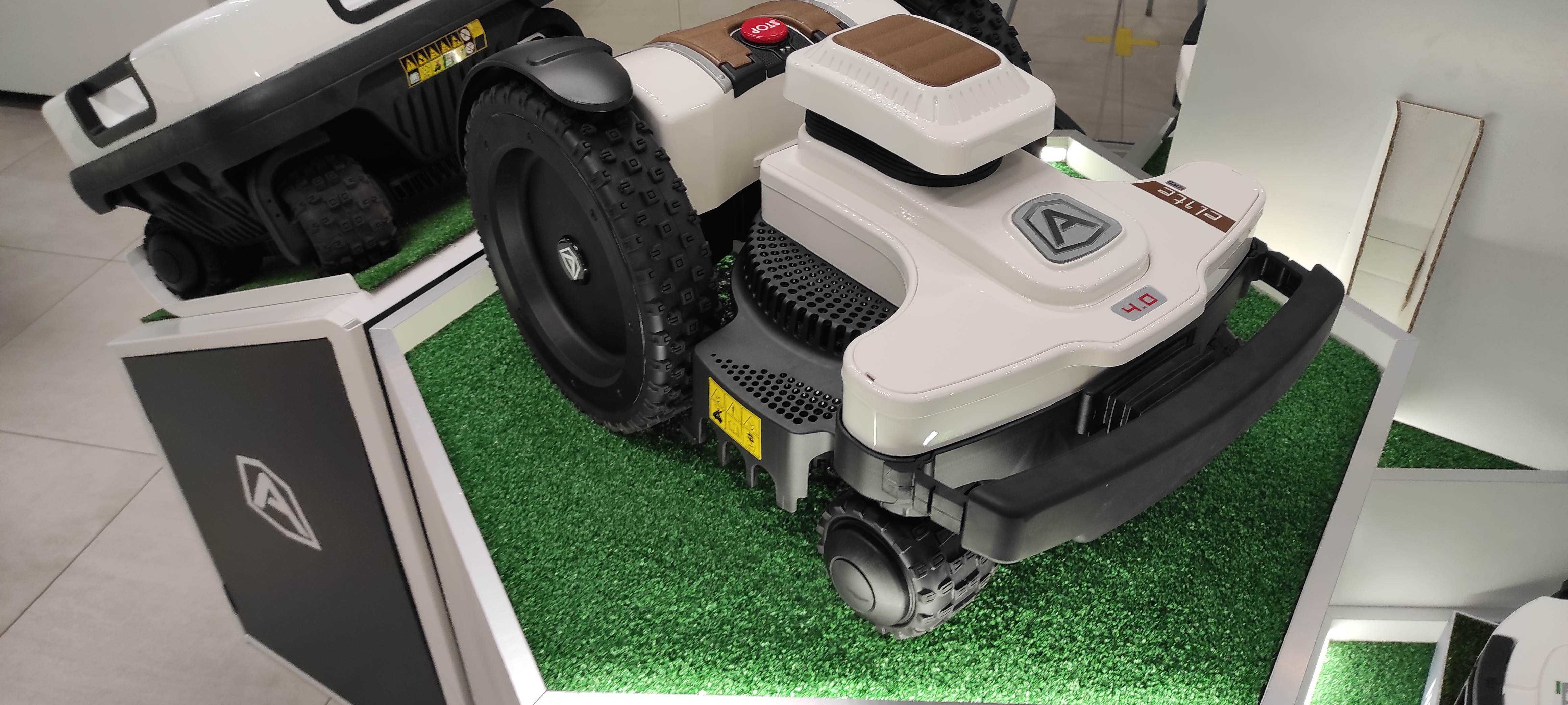 Kosiarka automatyczna Ambrogio 4.0 ELITE 4WD do 3500m2 robot koszący