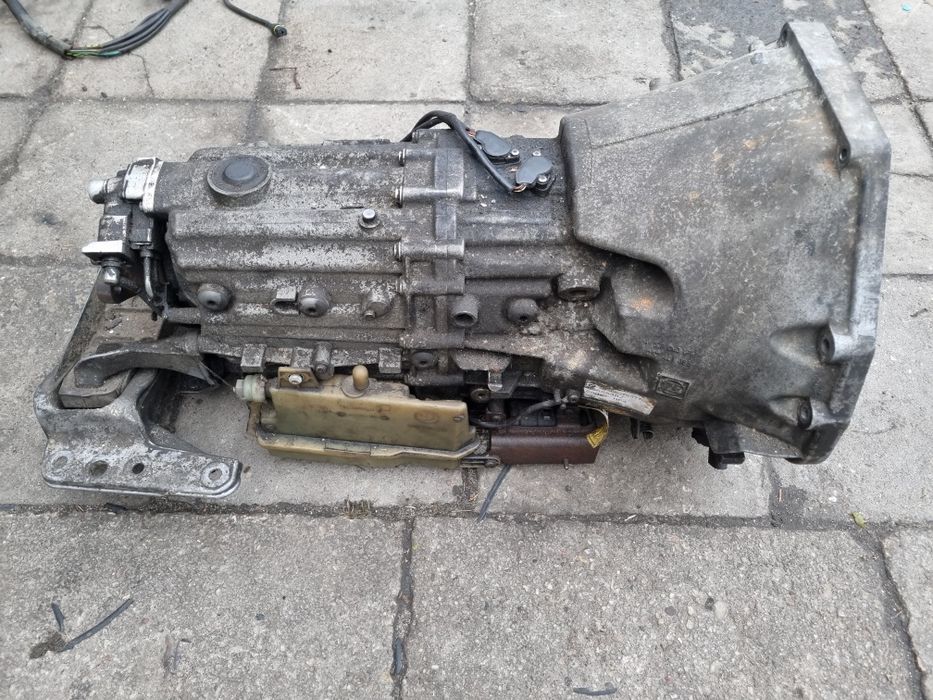 BMW E60 E61 E63 E64 545i 645ci 4.4L V8 skrzynia manual 6b SMG GS6S53BZ