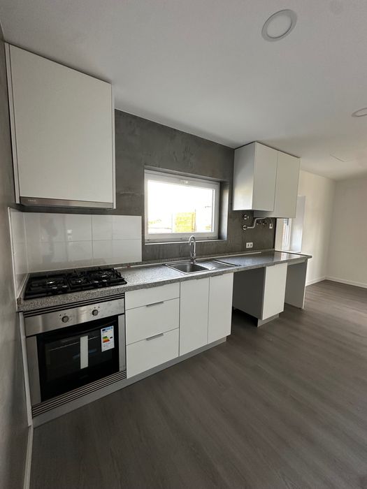Apartamento T2 remodelado a estrear, acolhedor.