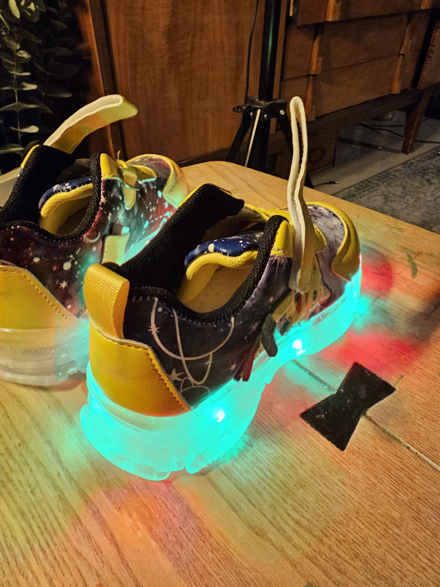 Pokemon buty 29 led