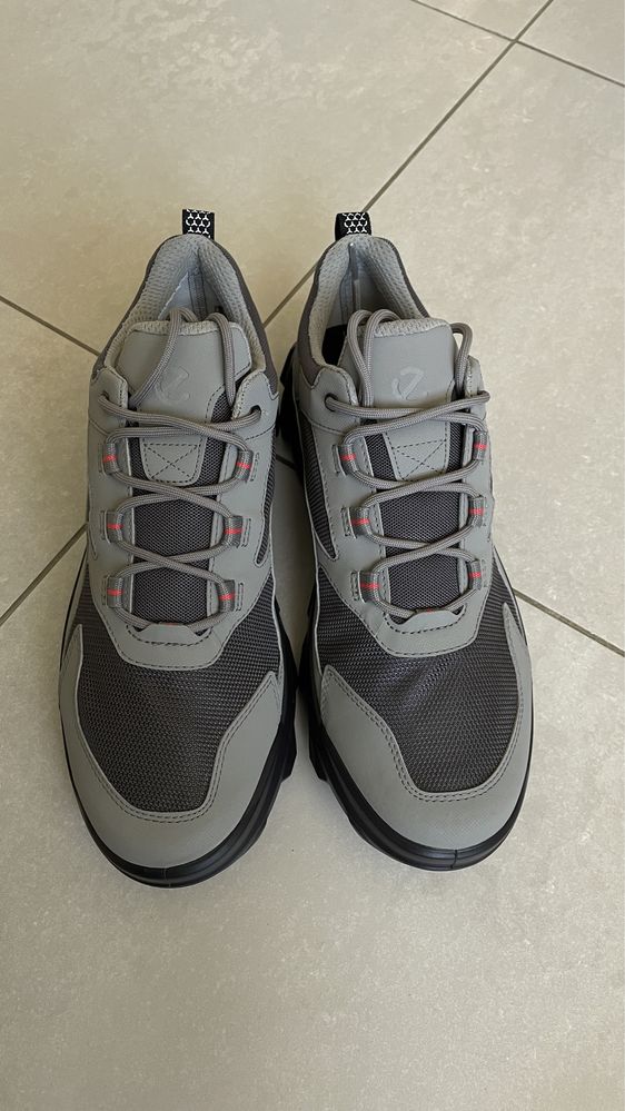 Продам кроссовки ECCO MX Low GORE TEX