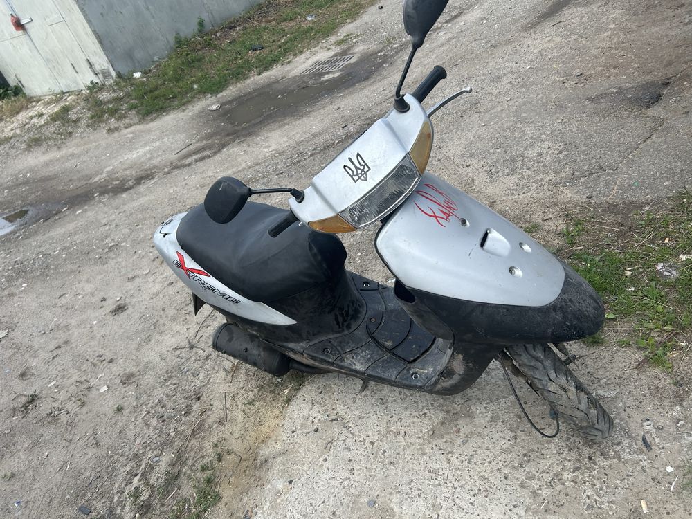Скутер Suzuki lets2