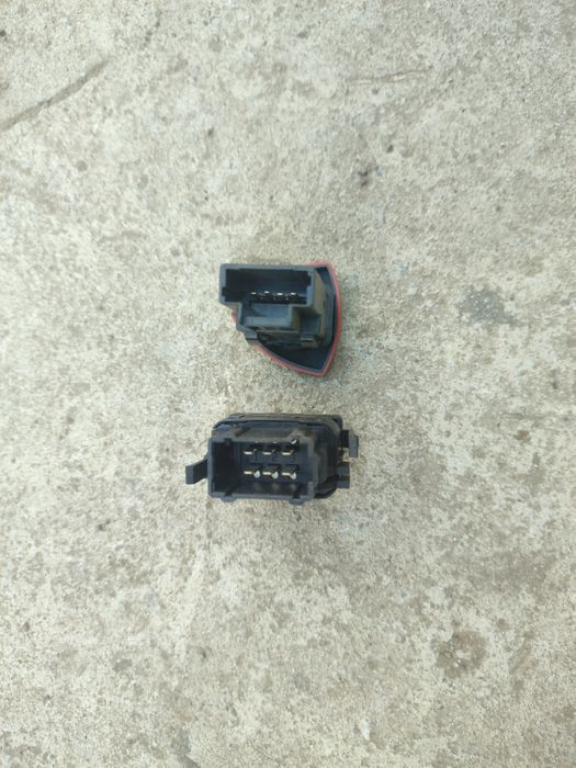 Продам кнопку аварийки и центрального замка на renault laguna 2